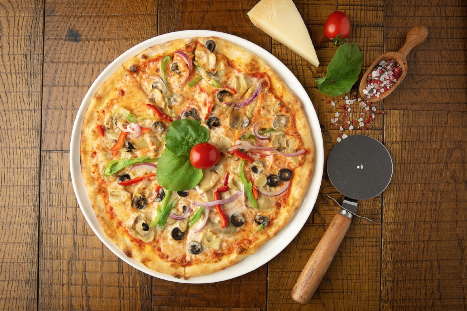 Vegetarian pizza in Sultanahmet at LotiPoints